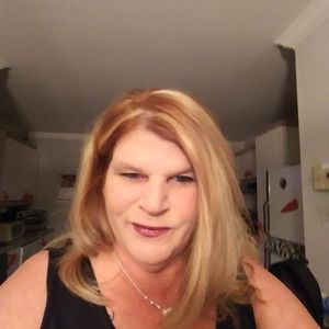 Meet your Posher, Josée